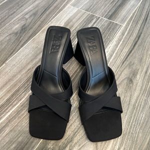 ZARA CROSSOVER SANDALS WITH HEEL
